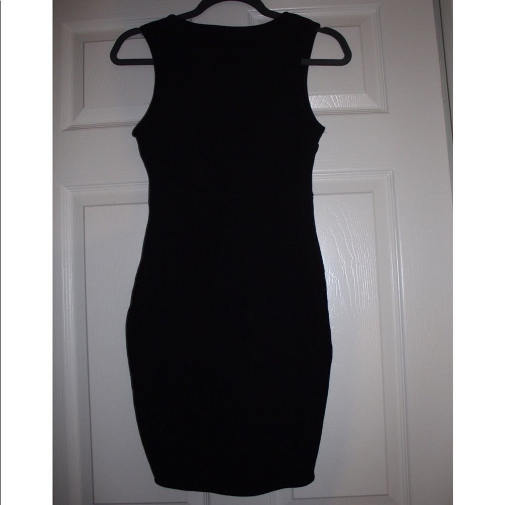 Black bodycon with v-neck